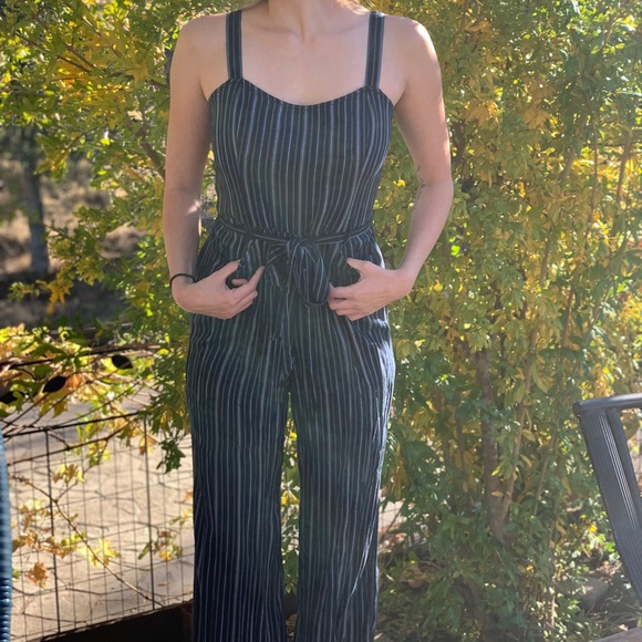 Romper - Picture 2 of 5